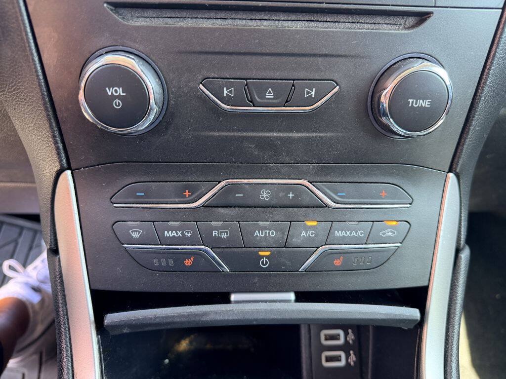 Used 2016 Ford Edge SEL w/ Equipment Group 201A AWD/4WD image 20