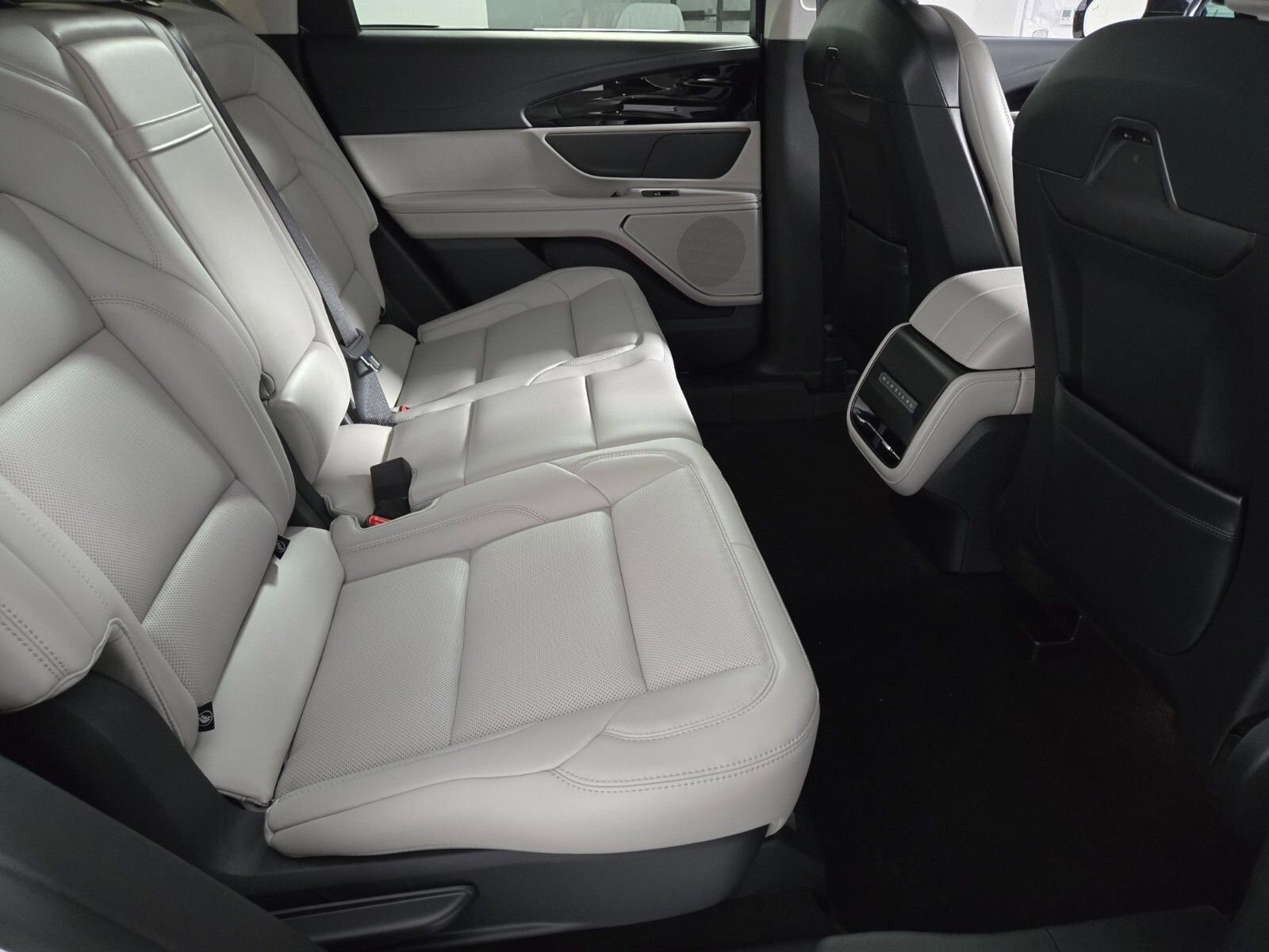 New 2026 Lincoln Nautilus Premier w/ Jet Appearance Package image 18