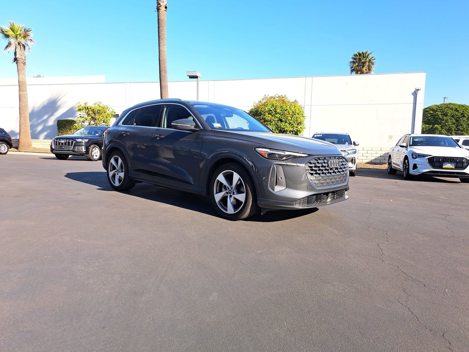 Certified 2025 Audi Q5 Prestige image 2