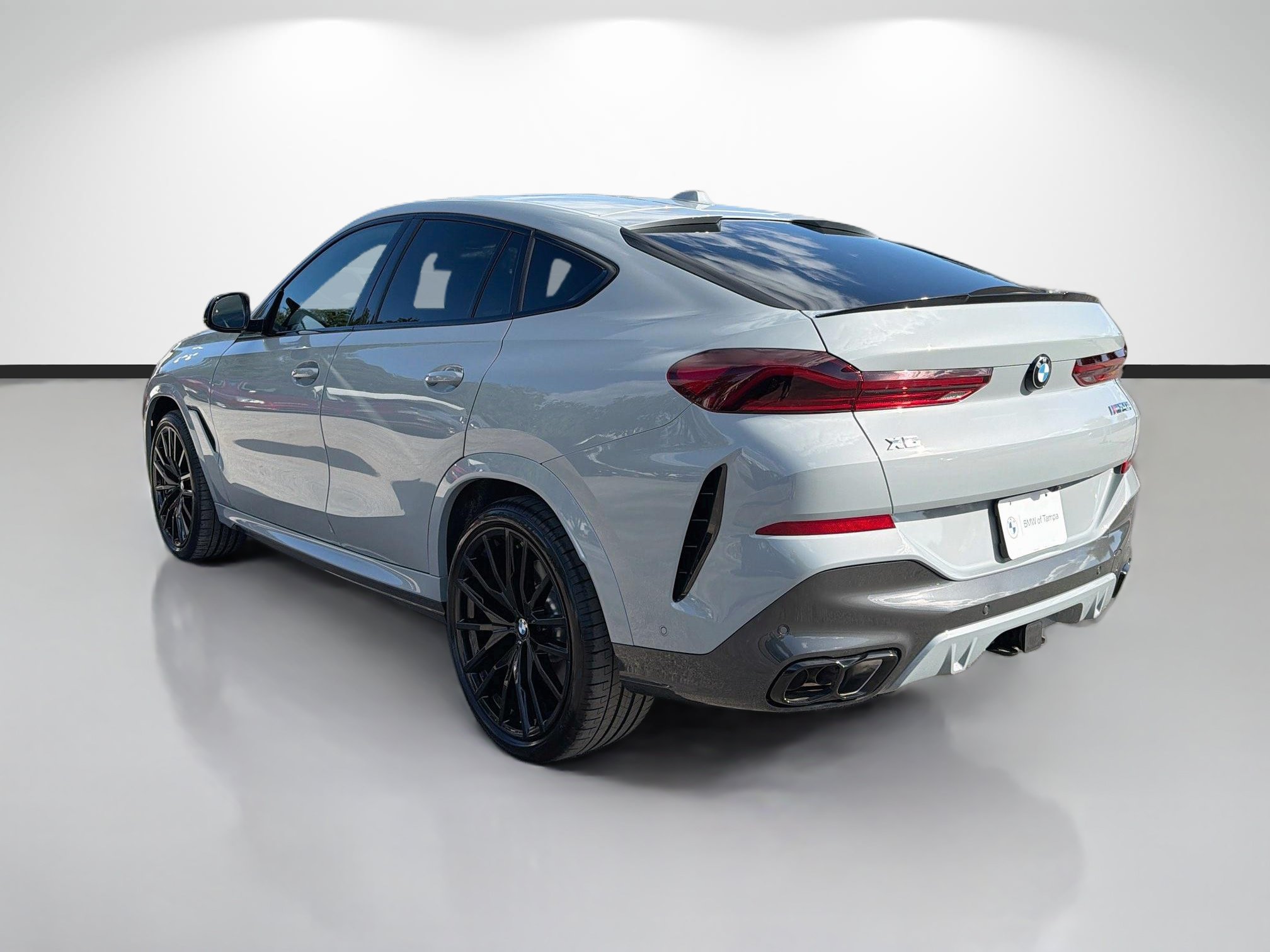 Used 2025 BMW X6 M60i AWD/4WD image 5