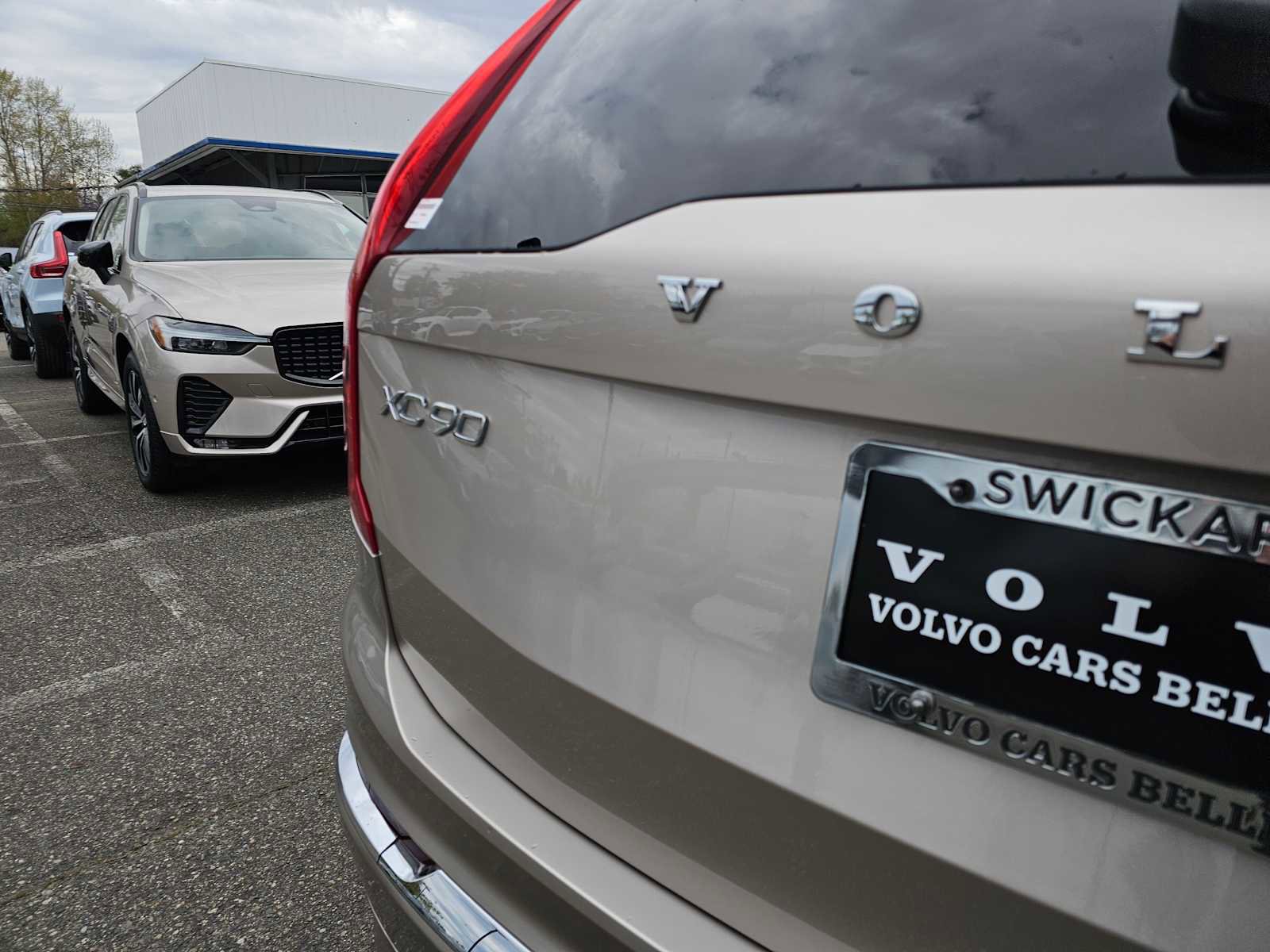 Used 2023 Volvo XC90 T8 Plus AWD/4WD image 14