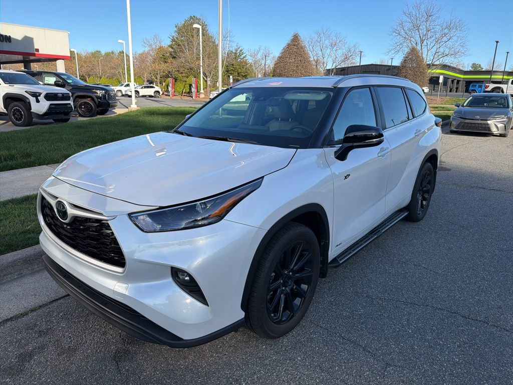 Used 2026 Toyota Highlander XLE image 23