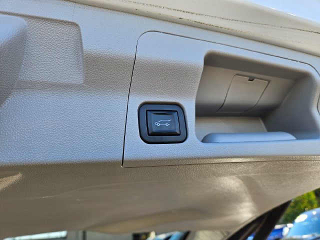 Used 2020 GMC Acadia SLT w/ Trailering Package AWD/4WD image 16