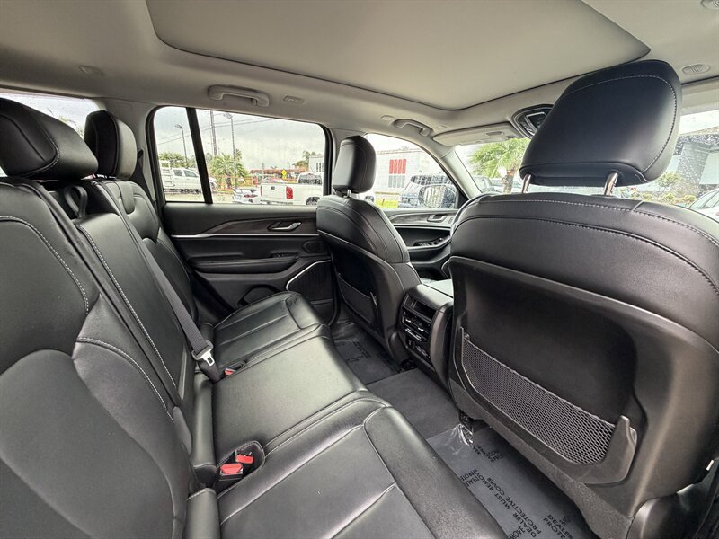 Used 2022 Jeep Grand Cherokee Limited 4xe AWD/4WD image 11