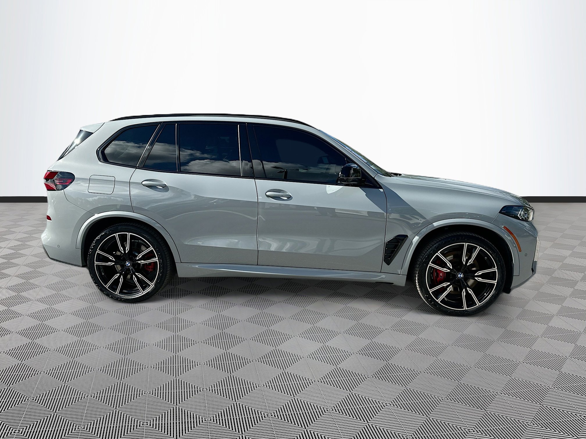 Certified 2024 BMW X5 M60i w/ Executive Package image 8