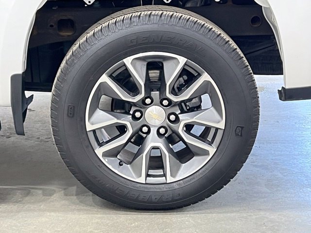 Used 2022 Chevrolet Silverado 1500 LT AWD/4WD image 39