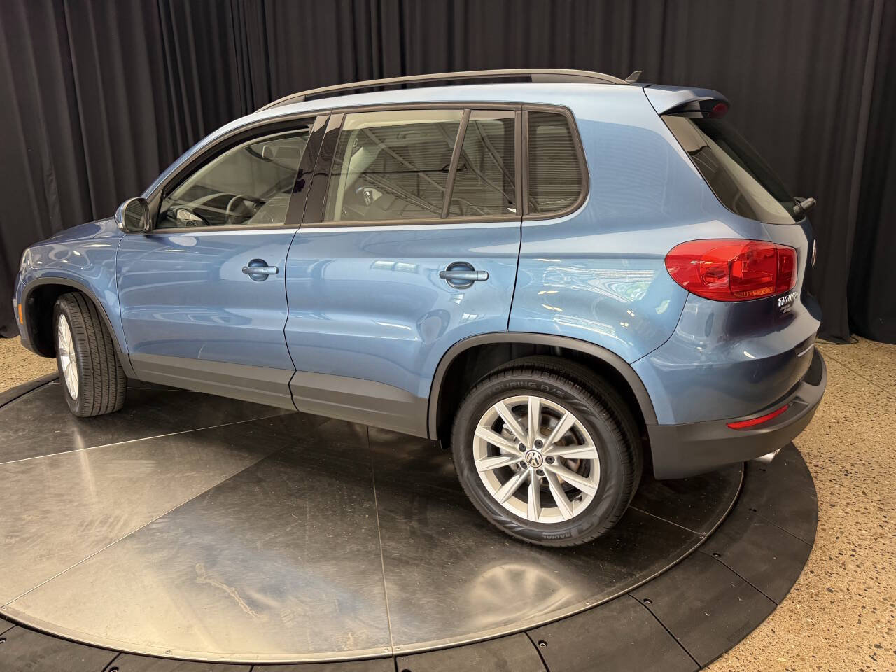 Used 2018 Volkswagen Tiguan Limited w/ Premium Package AWD/4WD image 6