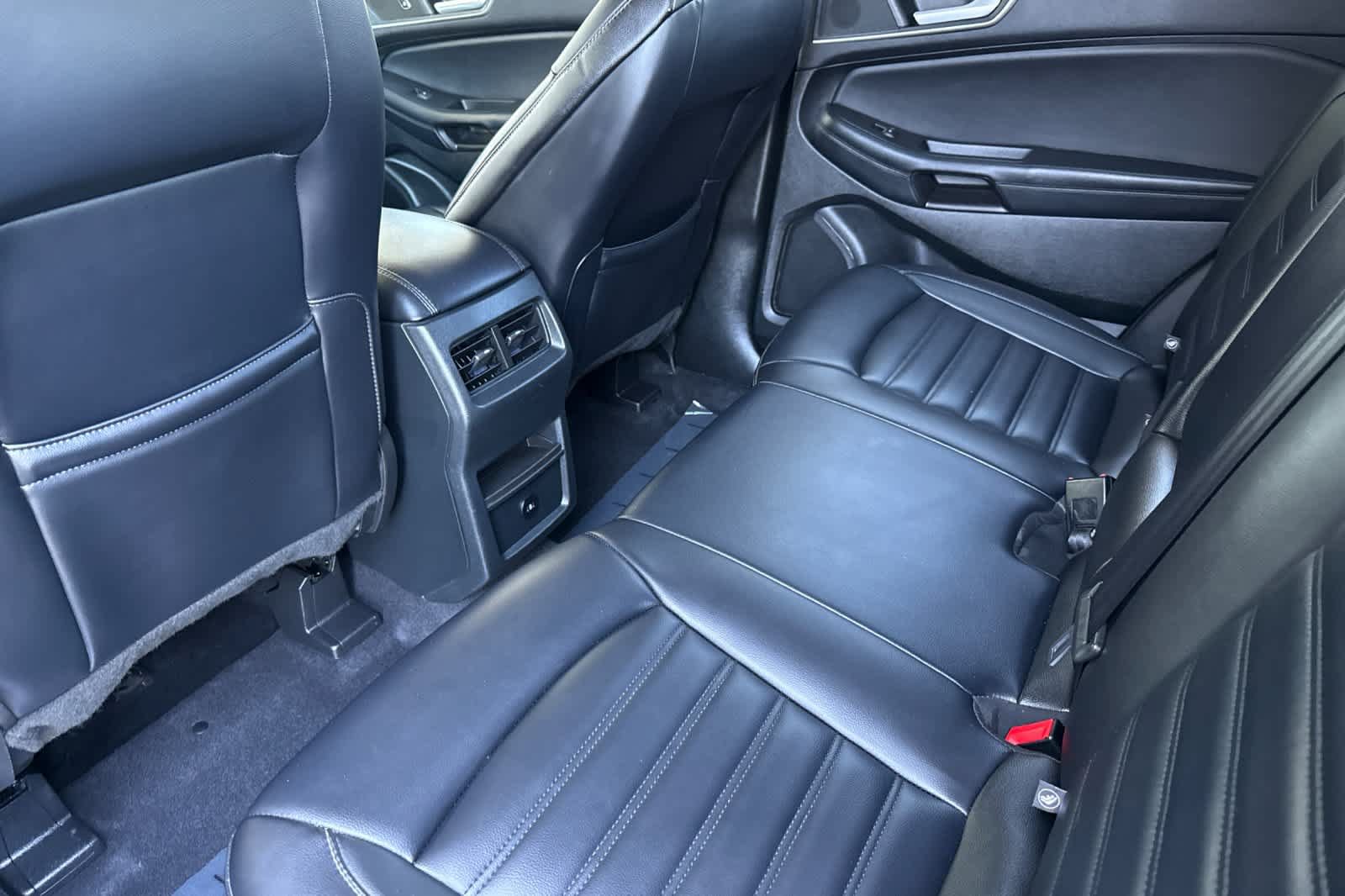 Used 2024 Ford Edge SEL AWD/4WD image 4