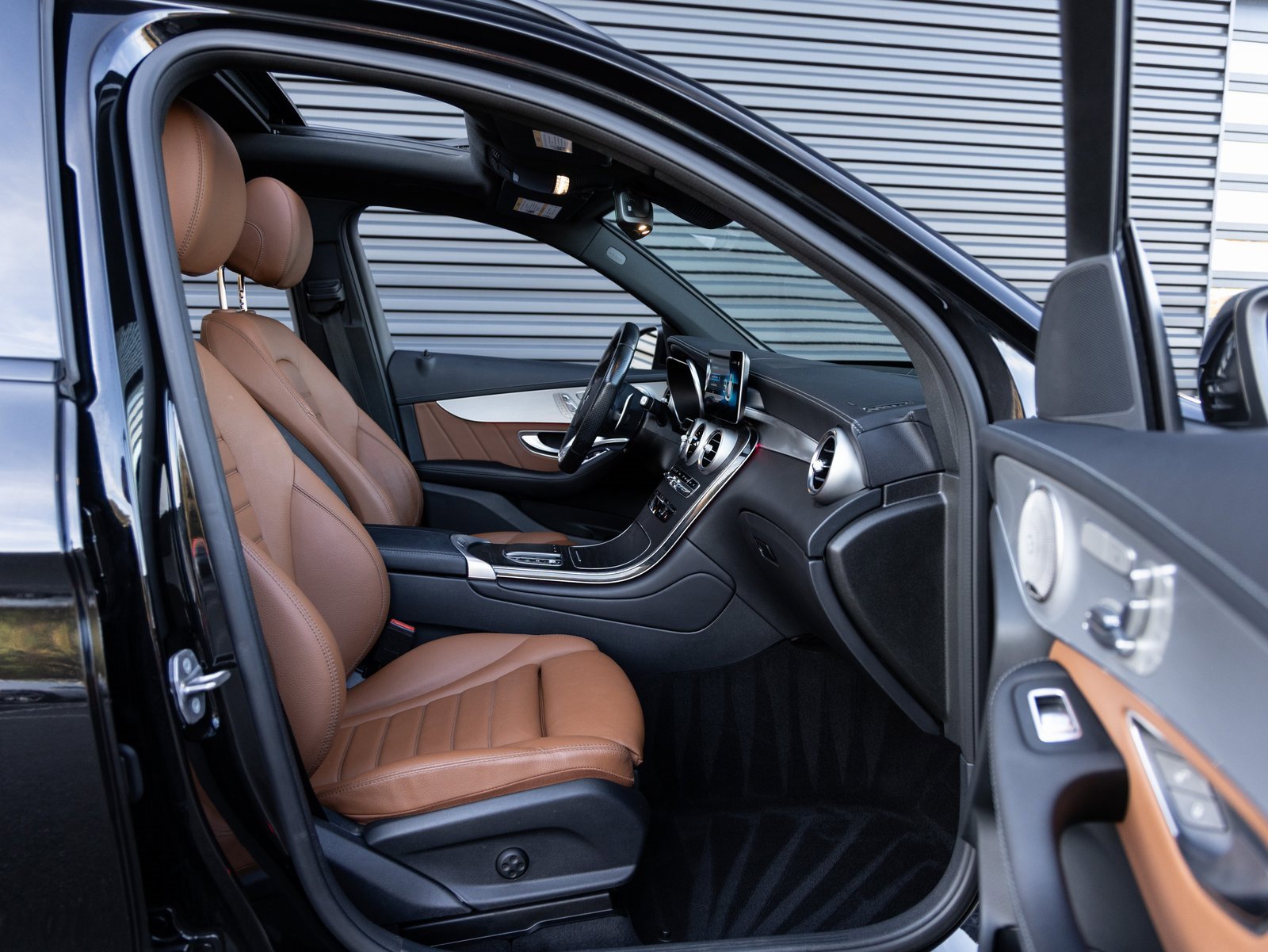 Used 2021 Mercedes-Benz GLC 43 AMG 4MATIC image 31