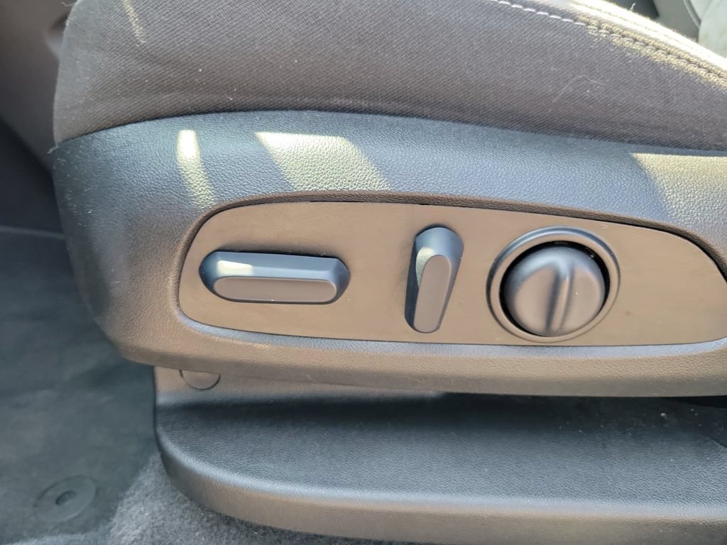 Used 2024 Chevrolet Equinox LS w/ LS Convenience Package FWD image 19
