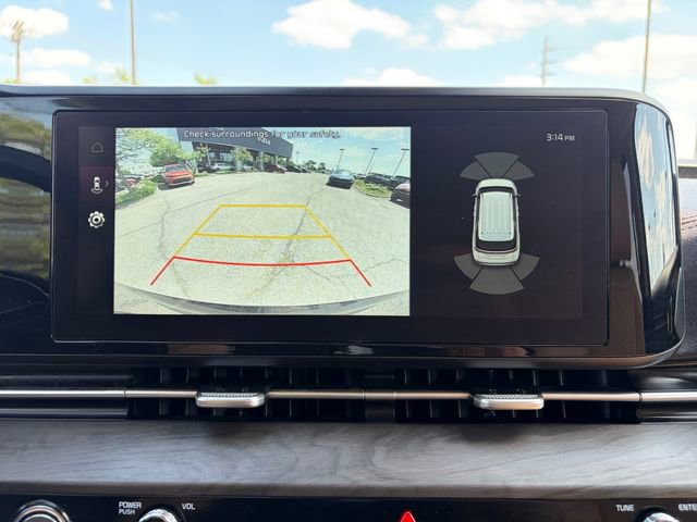 Used 2024 Kia Carnival EX FWD image 27