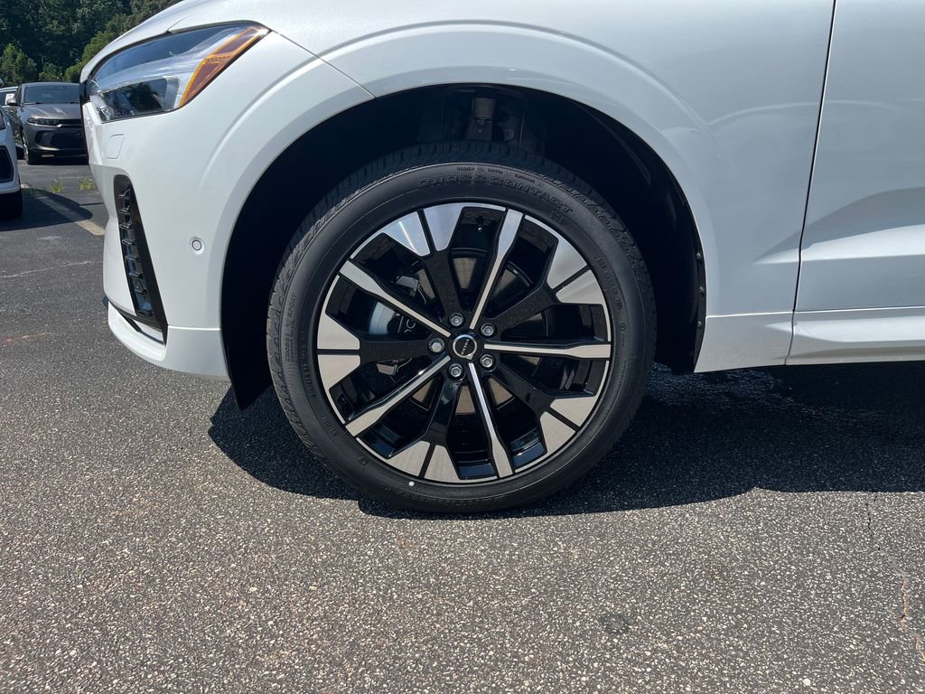Used 2026 Volvo XC60 B5 Plus w/ Protection Package Premier image 33