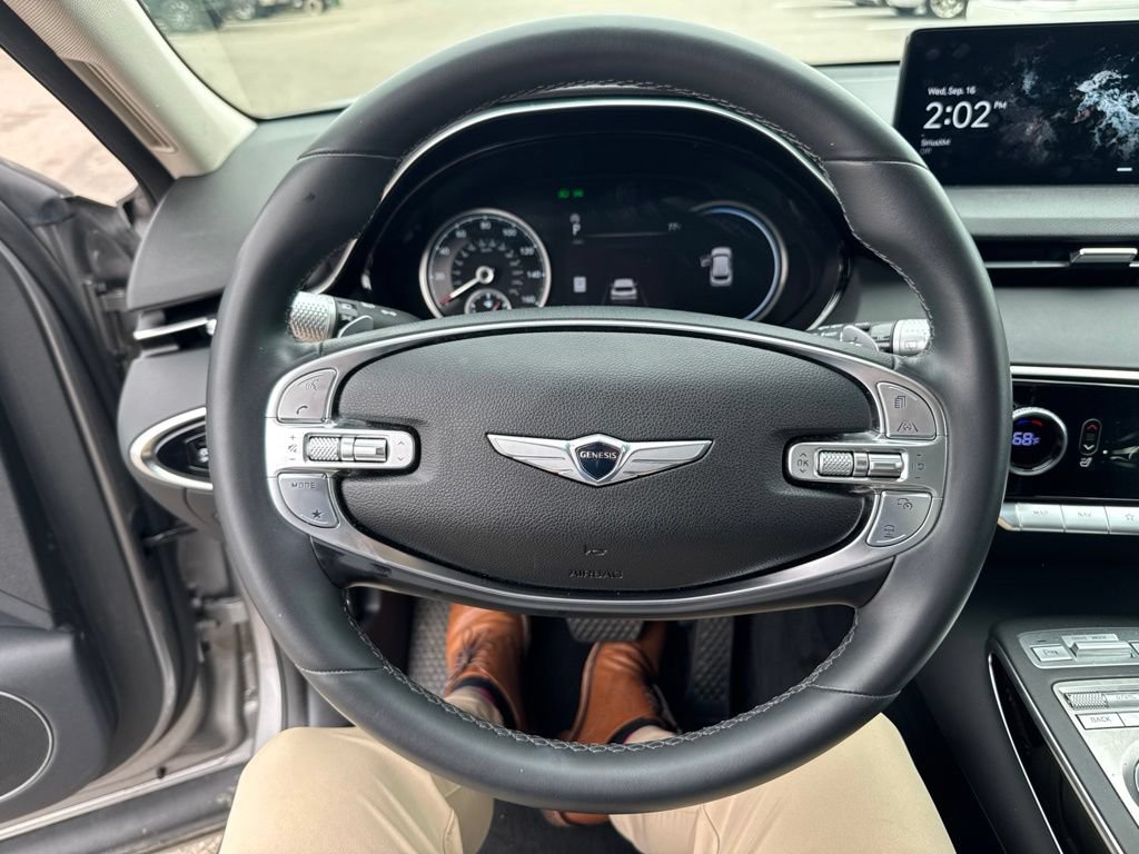 Used 2025 Genesis GV70 2.5T AWD/4WD image 12