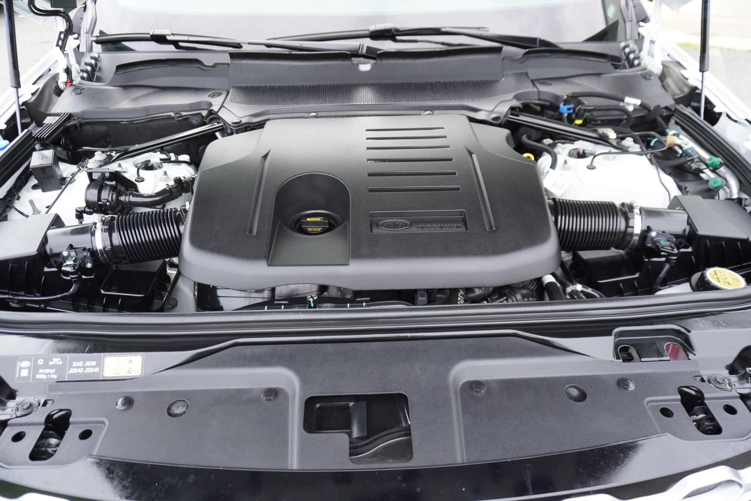 Used 2024 Land Rover Discovery Metropolitan Edition AWD/4WD image 29