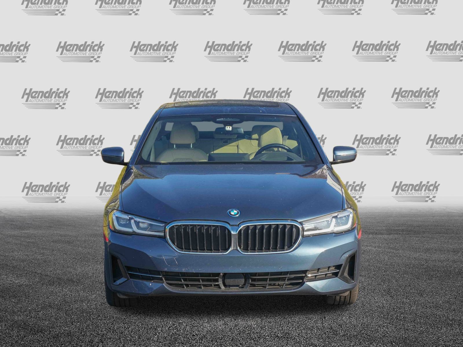 Used 2023 BMW 530e w/ Premium Package image 3