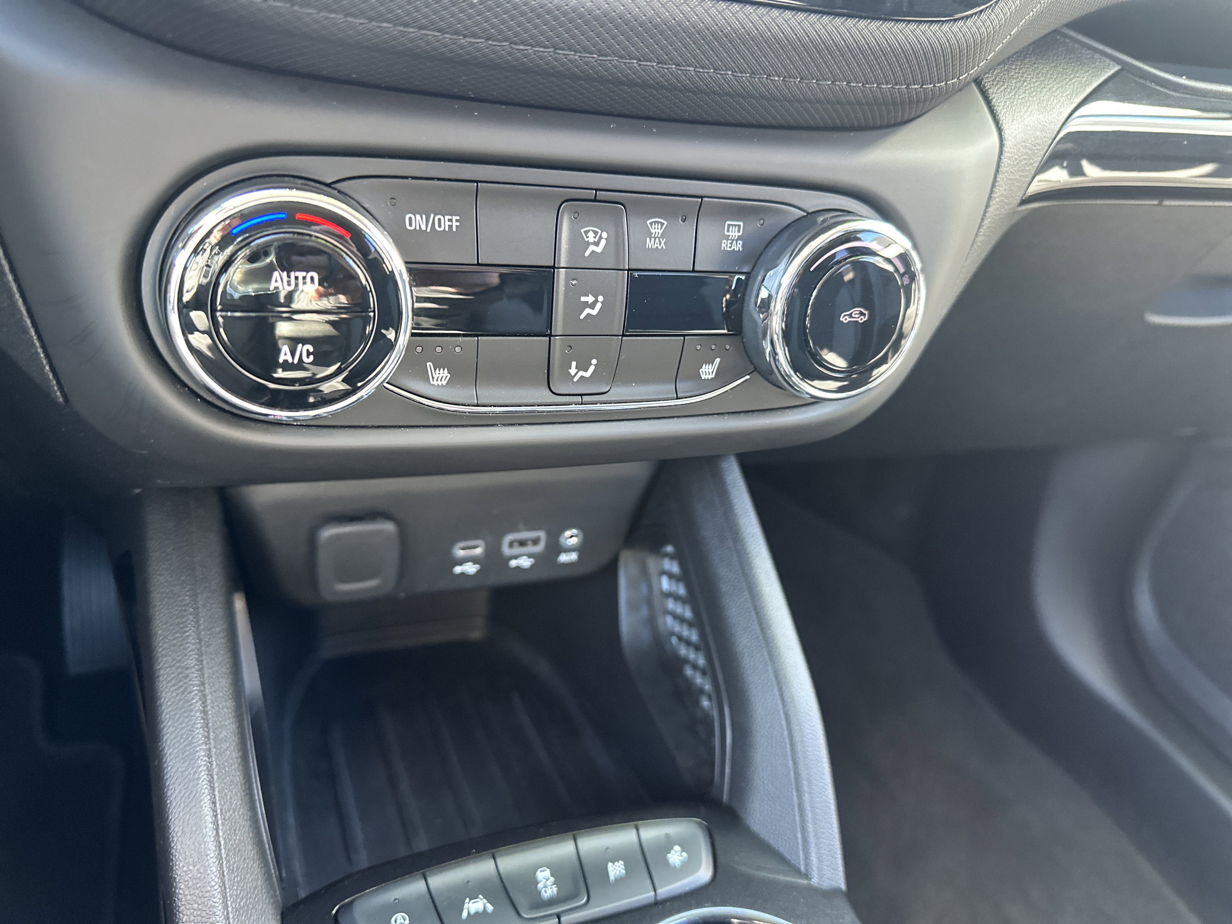 Used 2023 Chevrolet TrailBlazer LT w/ Convenience Package image 19