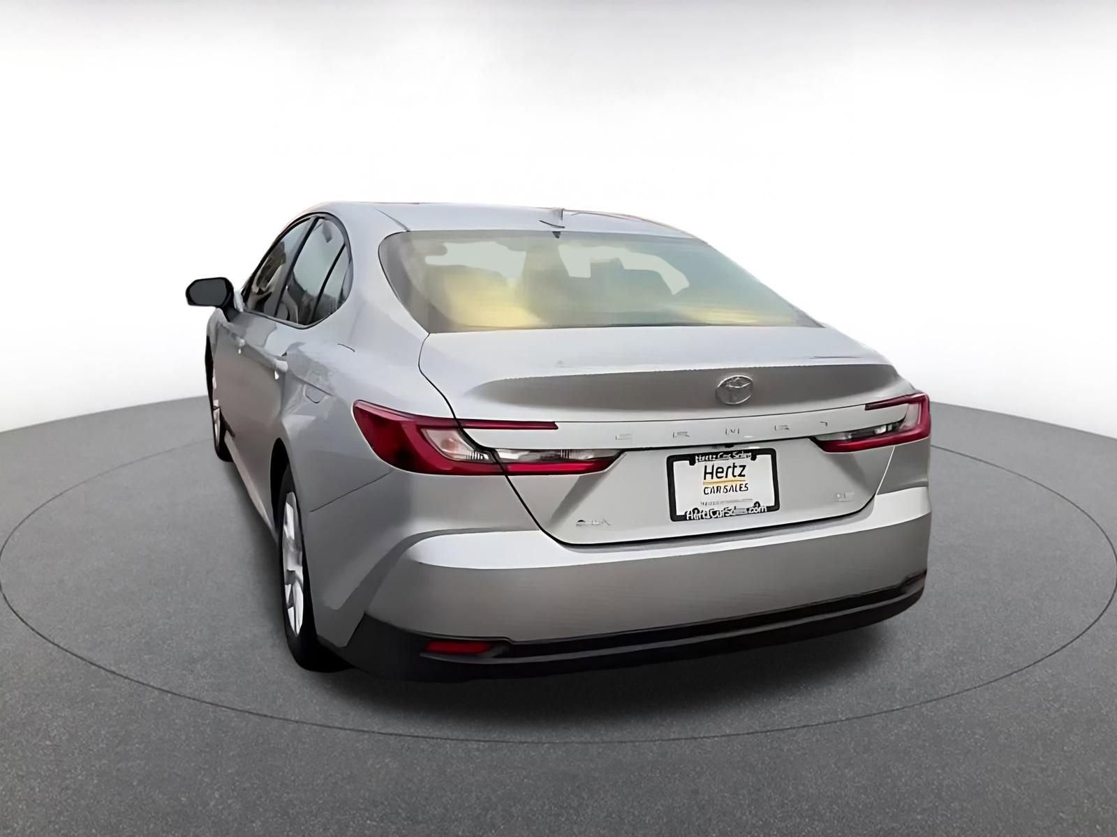 Used 2025 Toyota Camry LE image 11