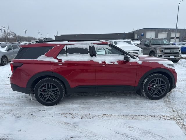 Used 2025 Ford Explorer ST-Line w/ Premium Package image 8