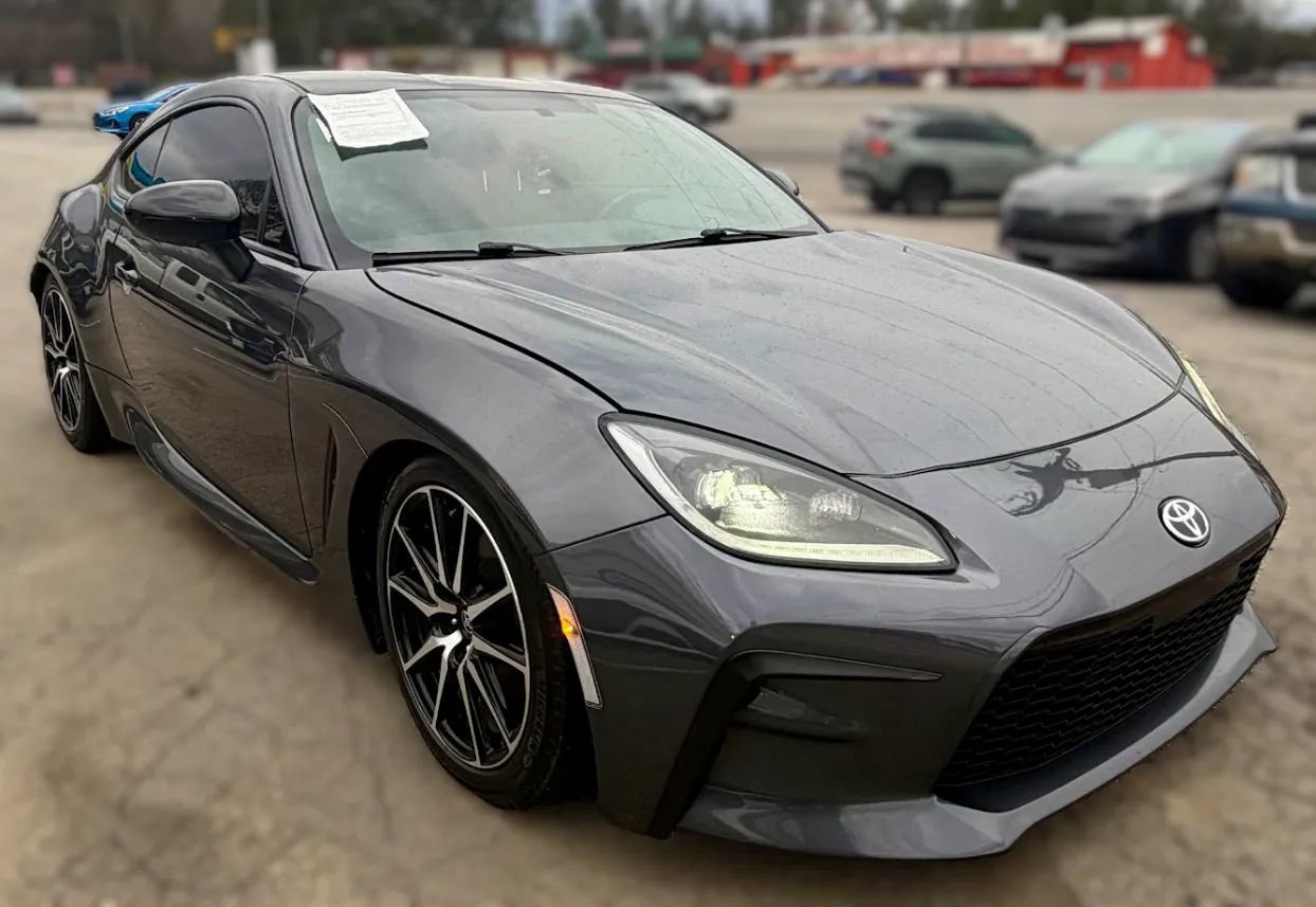 Used 2022 Toyota GR86 w/ ALL Weather Mat Package (TMS) image 4