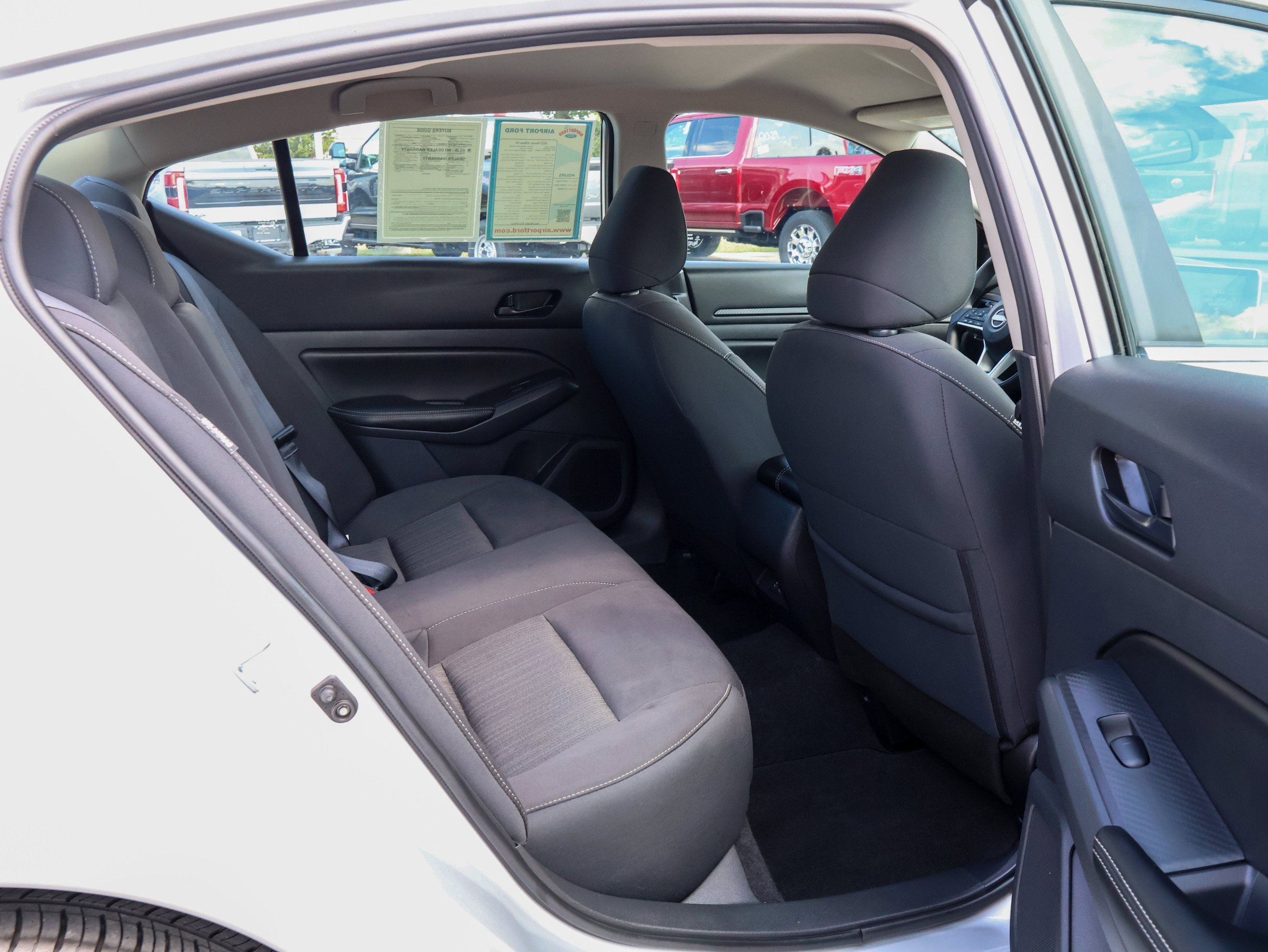 Used 2025 Nissan Altima 2.5 SV FWD image 26