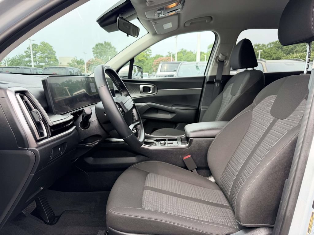 Used 2026 Kia Sorento LX FWD image 15