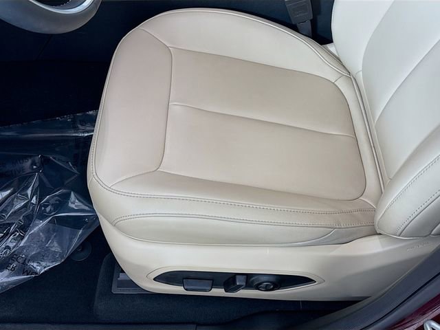 Used 2024 Jeep Grand Cherokee Limited image 19