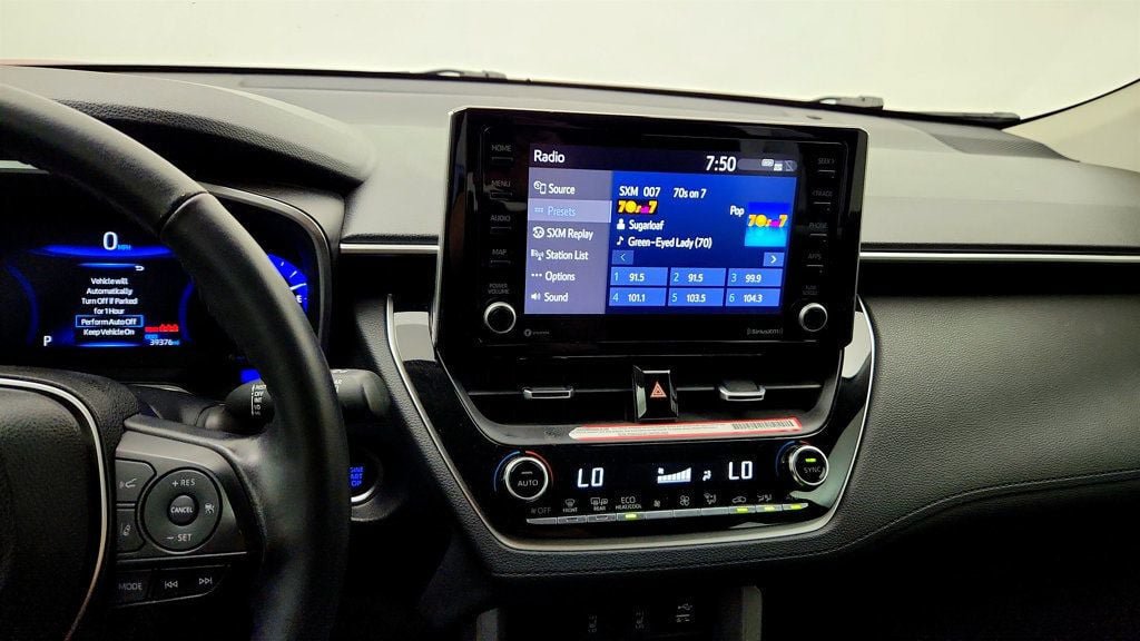 Used 2022 Toyota Corolla Cross XLE w/ Convenience Package FWD image 17