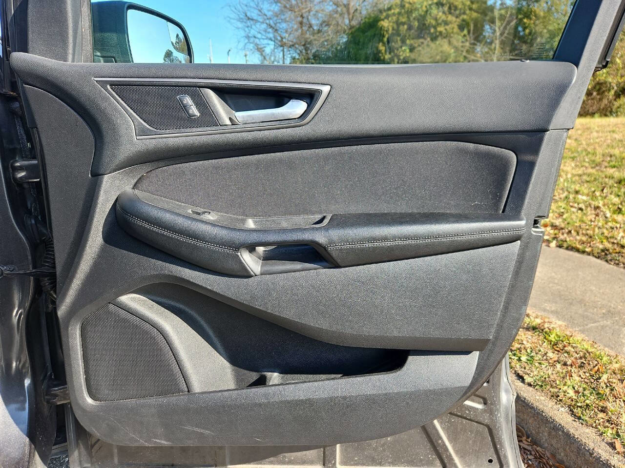 Used 2015 Ford Edge SE image 14