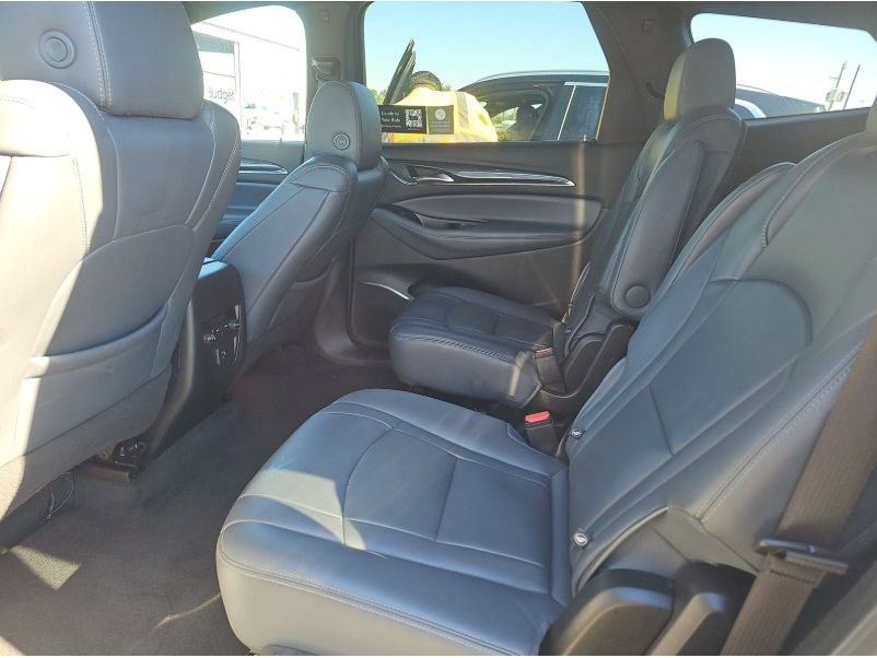 Used 2023 Buick Enclave Essence image 23