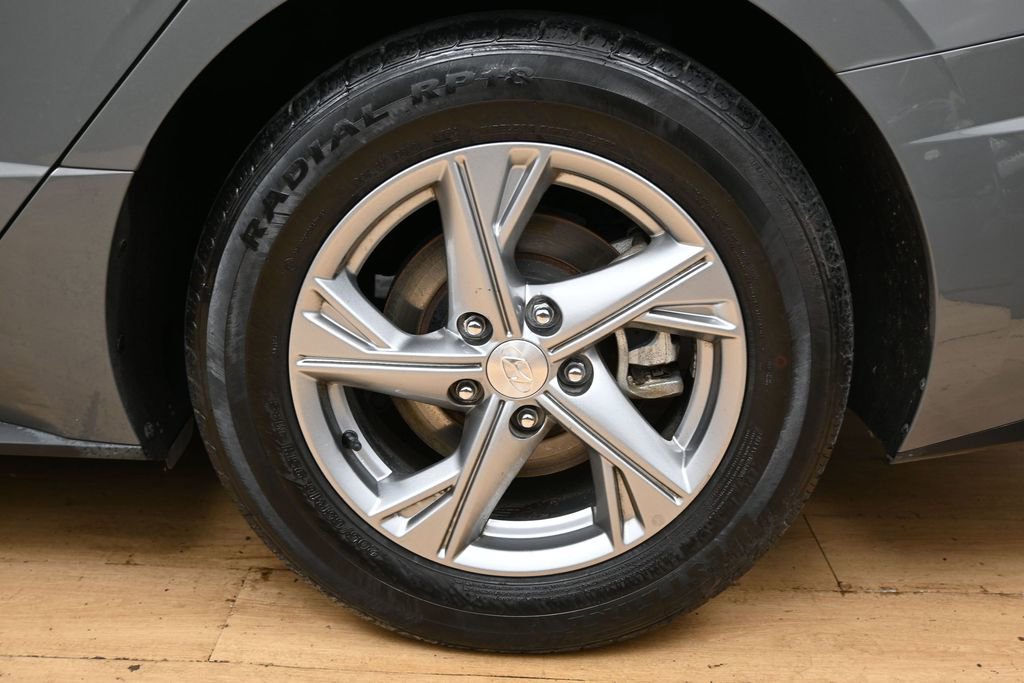 Used 2022 Hyundai Sonata SE w/ Cargo Package FWD image 12