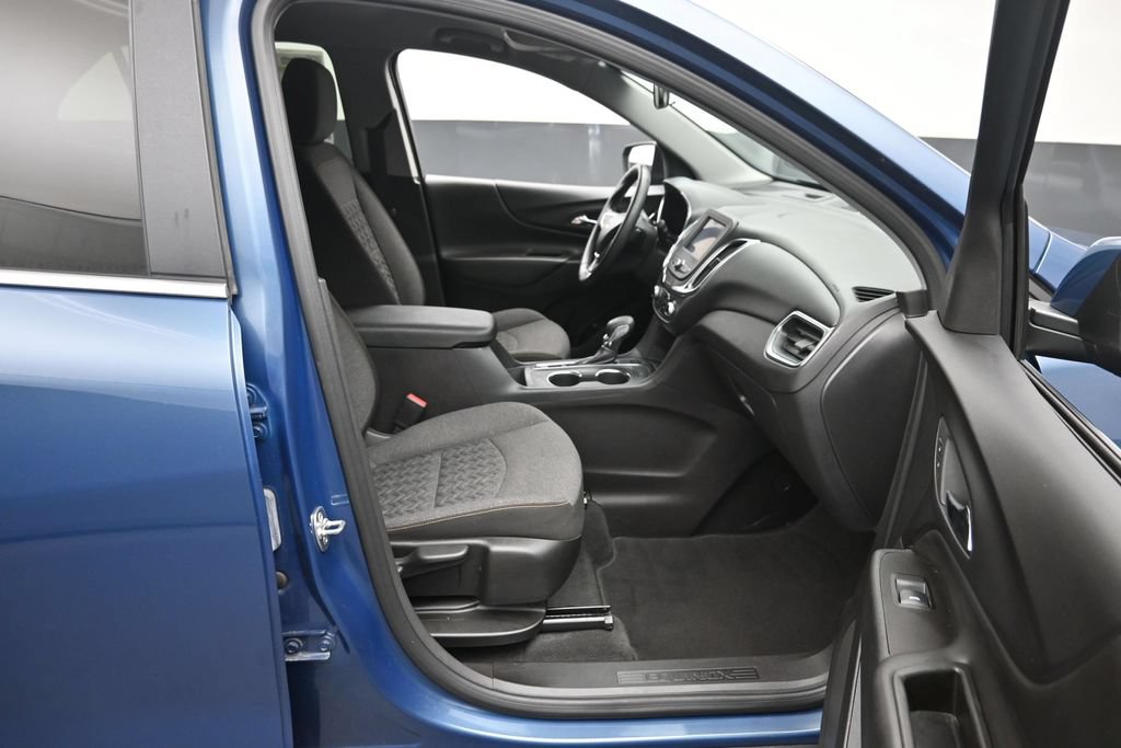 Used 2024 Chevrolet Equinox LT AWD/4WD image 9