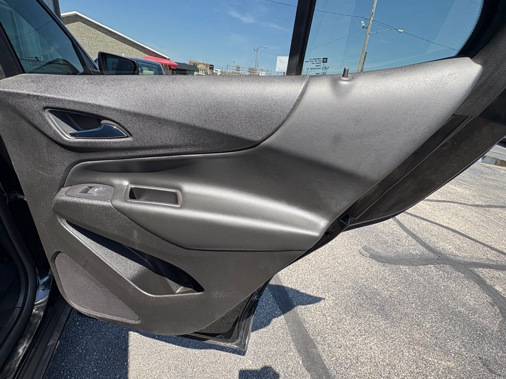 Used 2018 Chevrolet Equinox LT AWD/4WD image 14