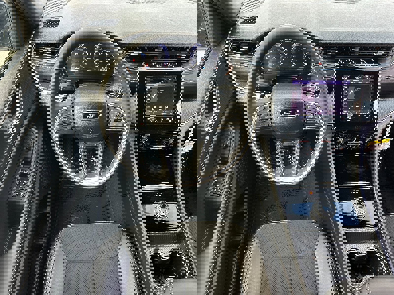 New 2025 Jeep Grand Cherokee Altitude image 13