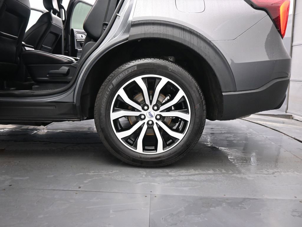 Certified 2025 Ford Explorer ST-Line image 22