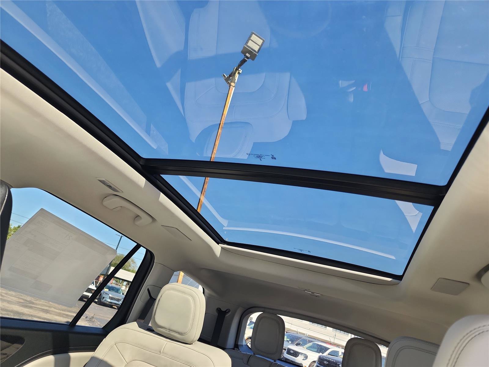 New 2026 Lincoln Aviator Reserve w/ Luxury Package RWD image 16