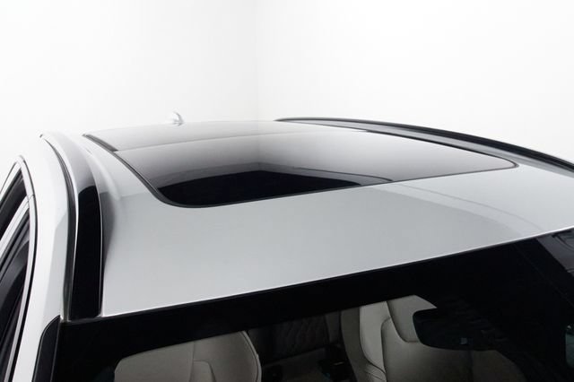 Certified 2026 Volvo XC60 B5 Plus AWD/4WD image 5