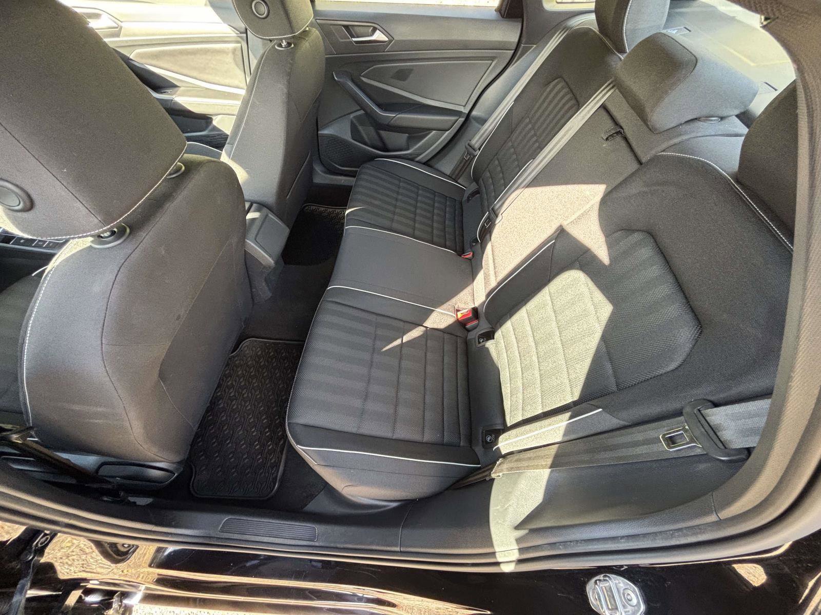 Used 2023 Volkswagen Jetta Sport image 11