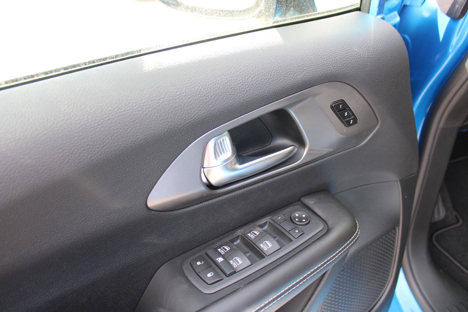 New 2026 Chrysler Pacifica Select w/ S Appearance Package FWD image 11