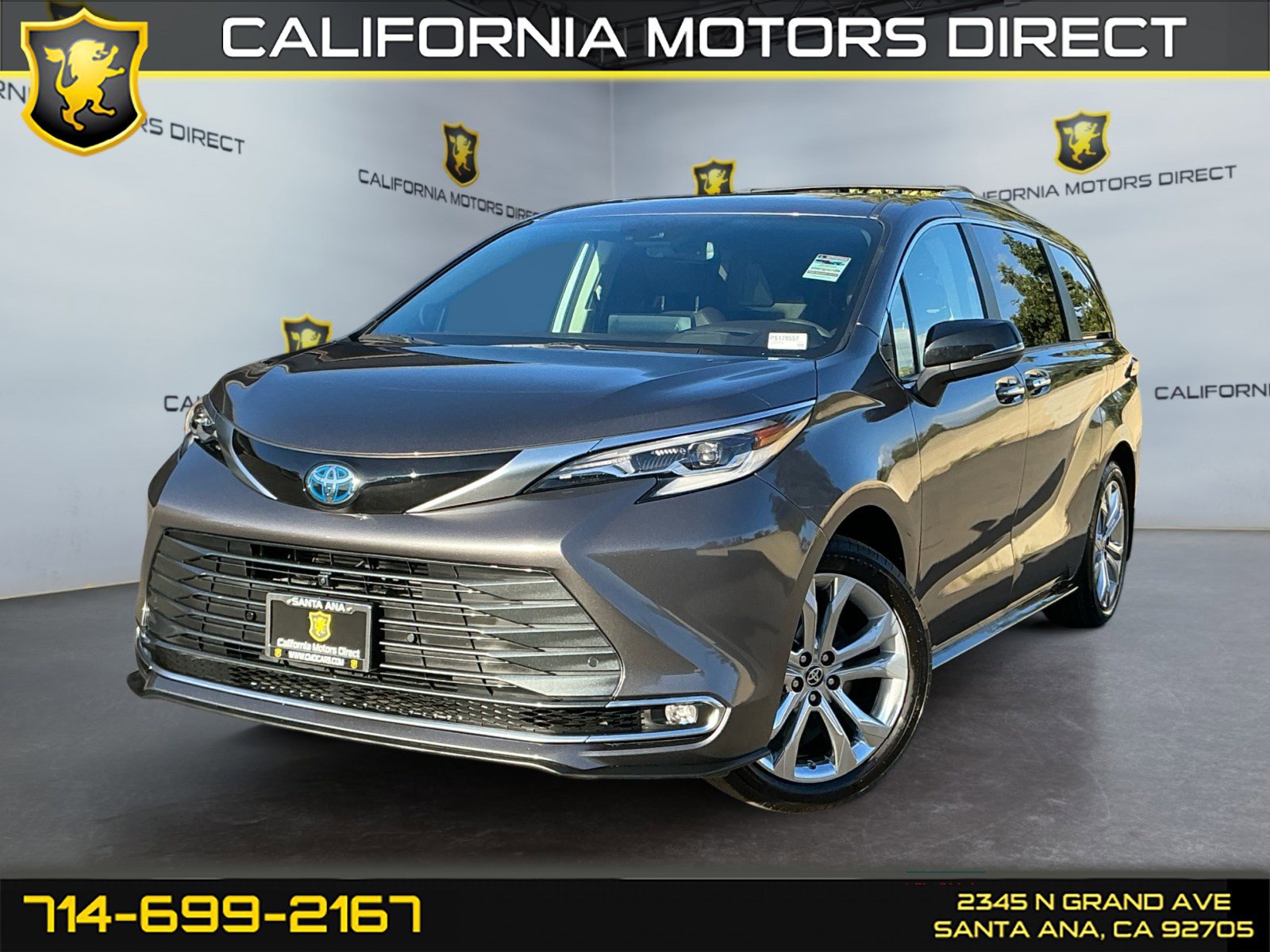 Used 2023 Toyota Sienna Platinum image 1