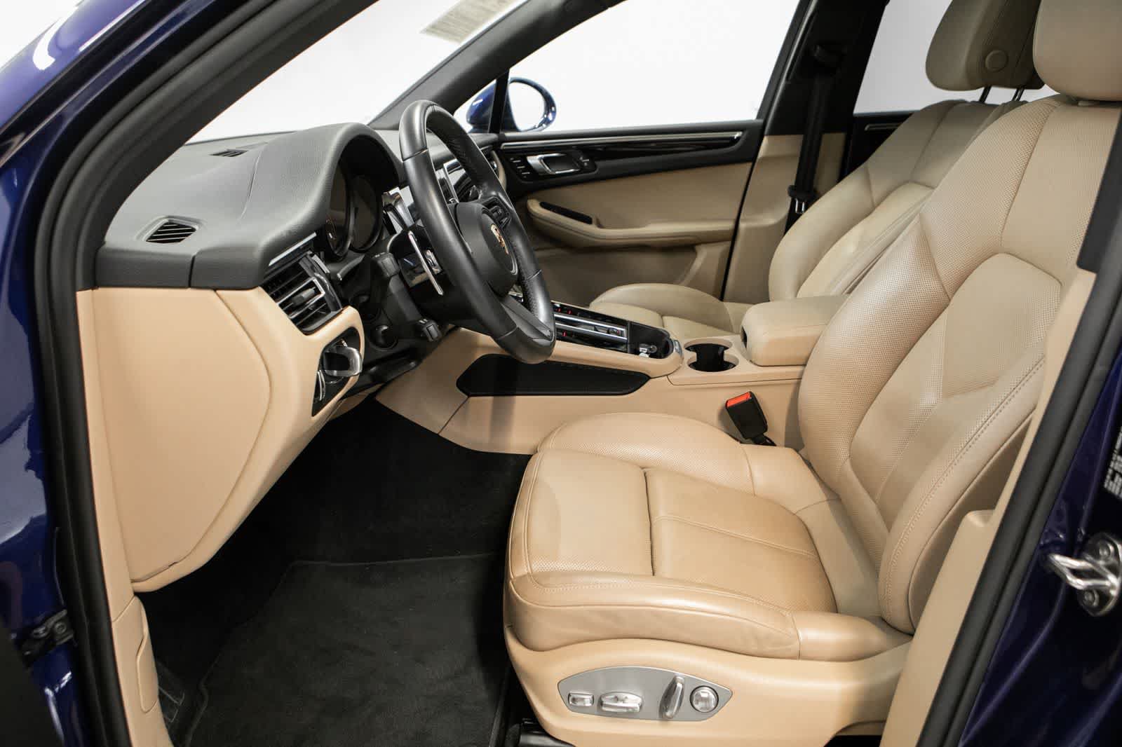 Certified 2024 Porsche Macan AWD/4WD image 18