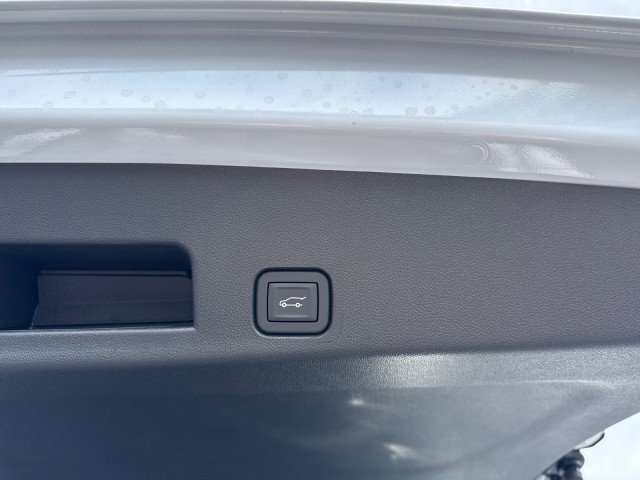 New 2026 GMC Acadia Elevation image 18