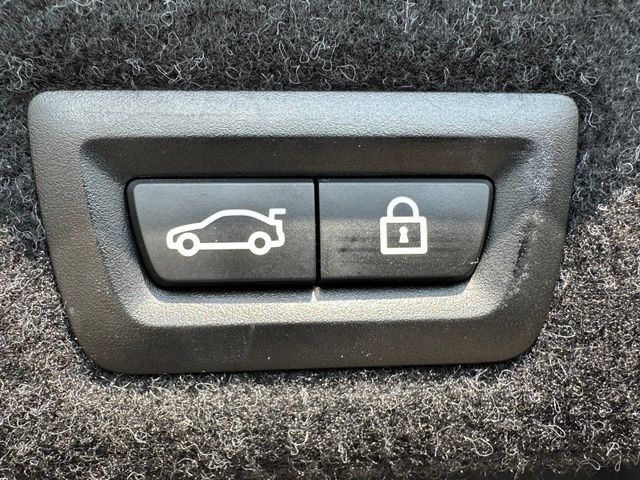 Used 2022 BMW M550i xDrive AWD/4WD image 14