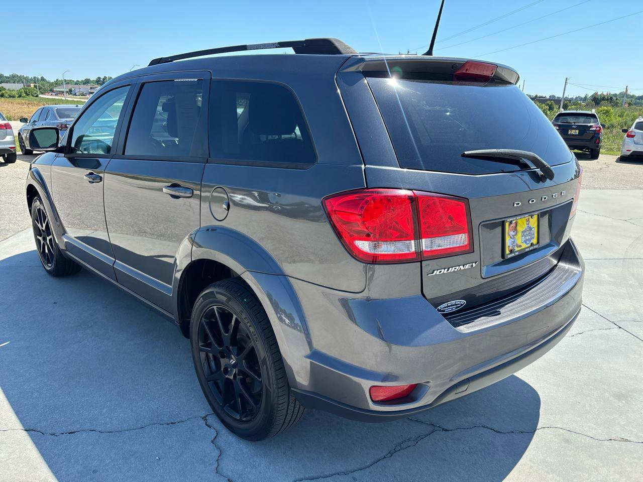 Used 2019 Dodge Journey SE w/ Blacktop Package FWD image 6