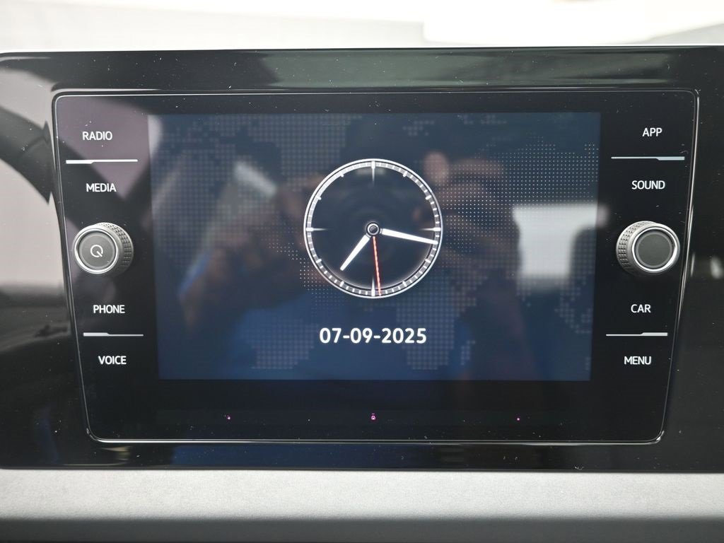 Used 2025 Volkswagen Jetta SE image 11