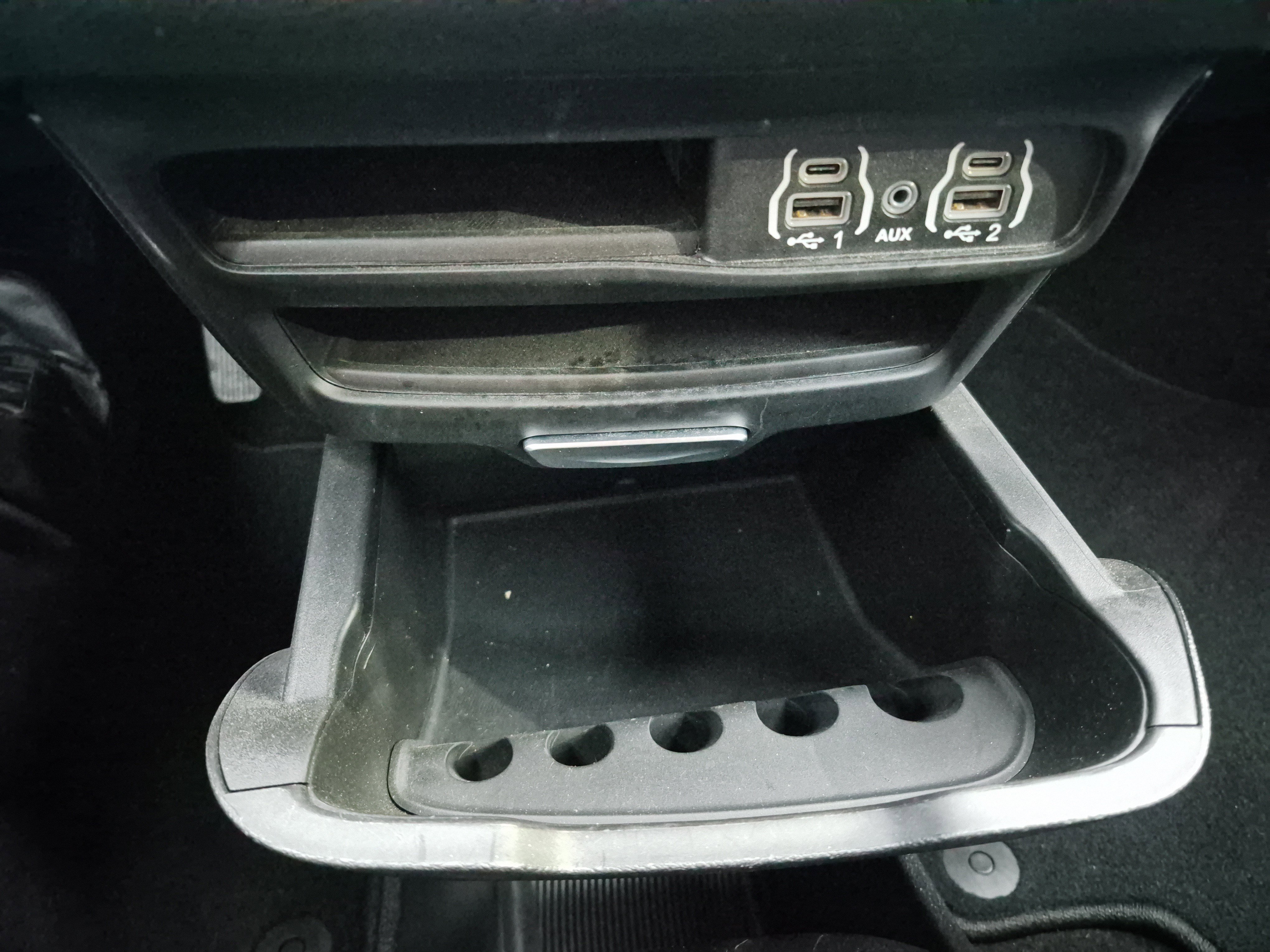 Used 2025 Chrysler Pacifica Select image 27