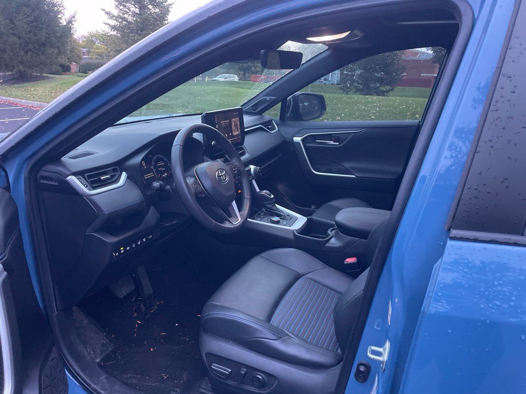 Used 2023 Toyota RAV4 XSE AWD/4WD image 10