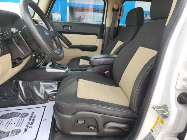 Used 2010 HUMMER H3T Luxury image 13