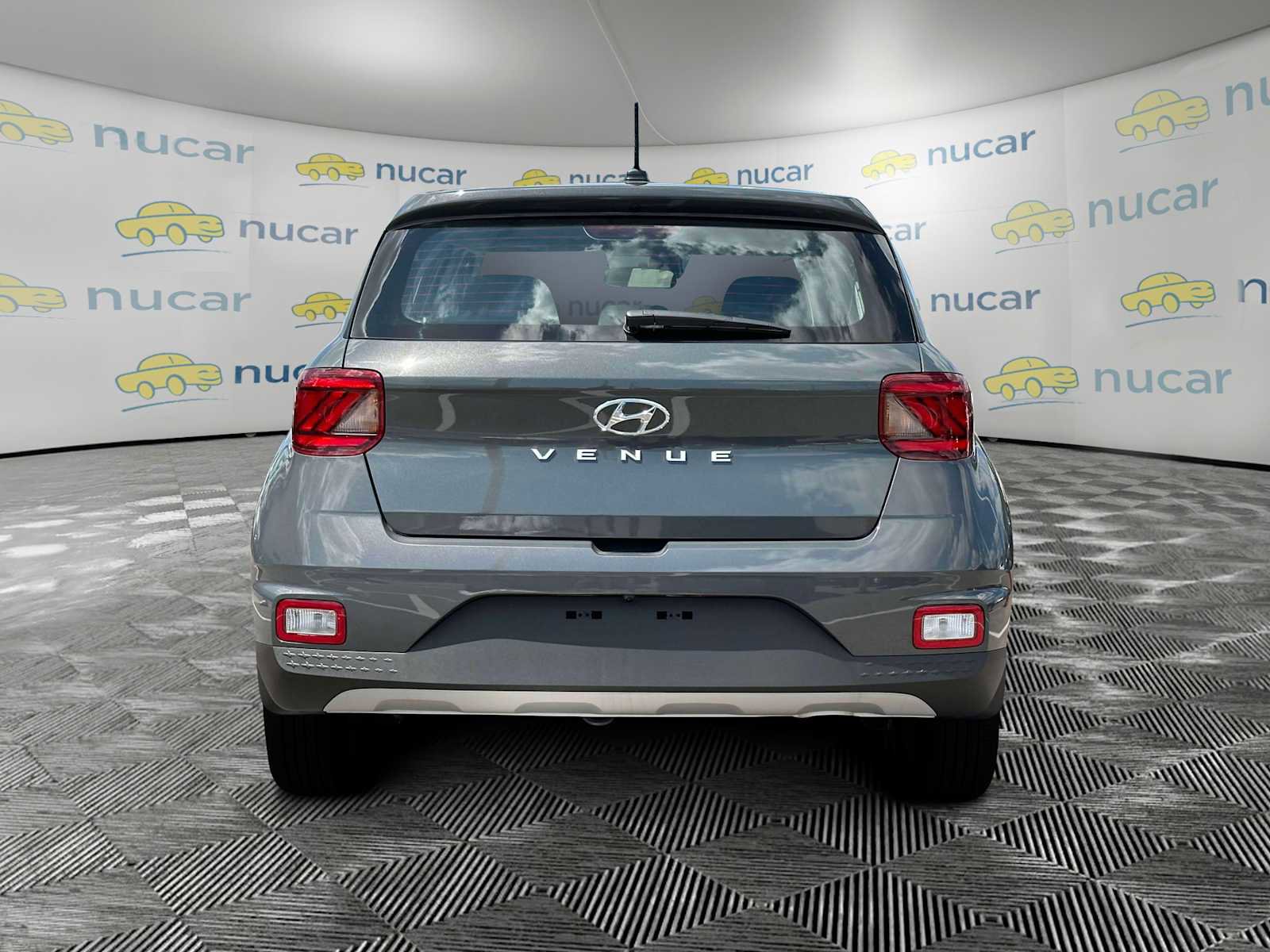 New 2025 Hyundai Venue SE image 7