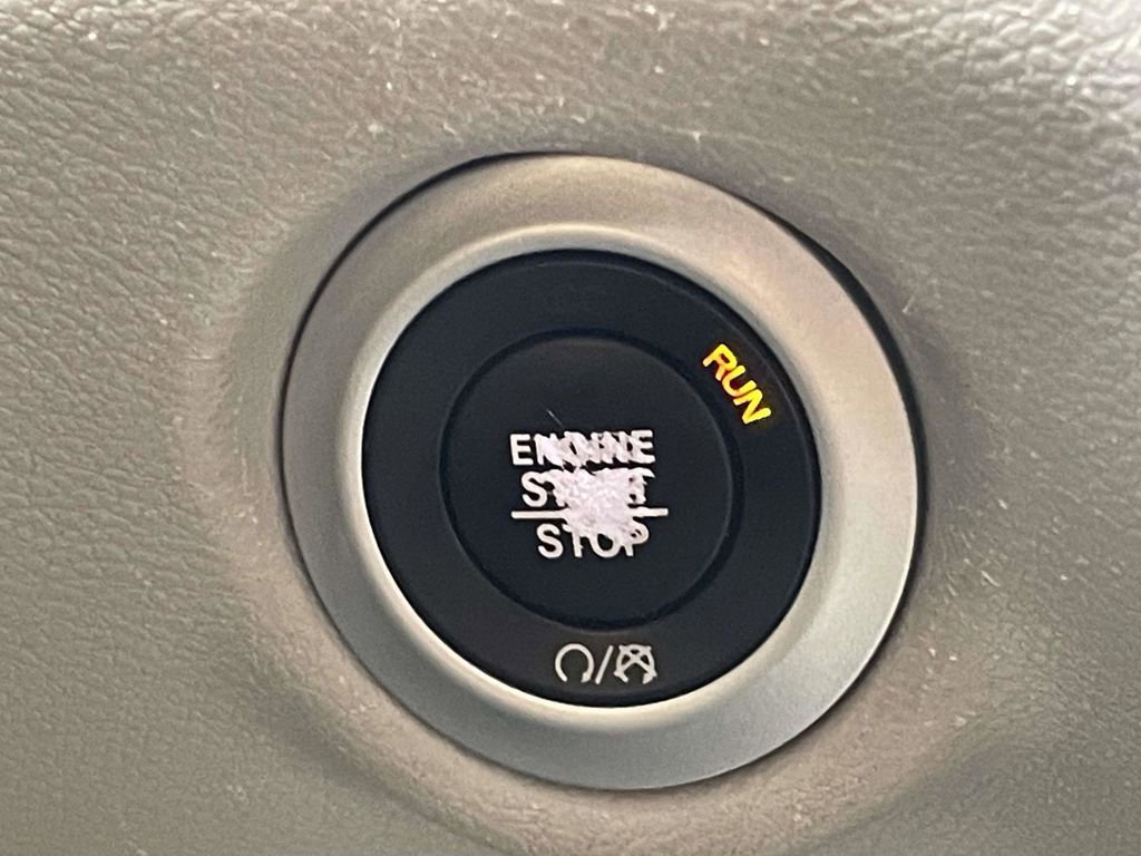 Certified 2021 Chrysler Pacifica Touring-L image 35