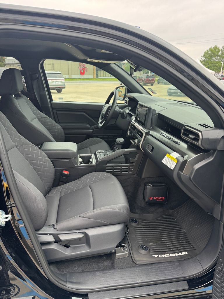 Used 2025 Toyota Tacoma SR5 RWD image 10